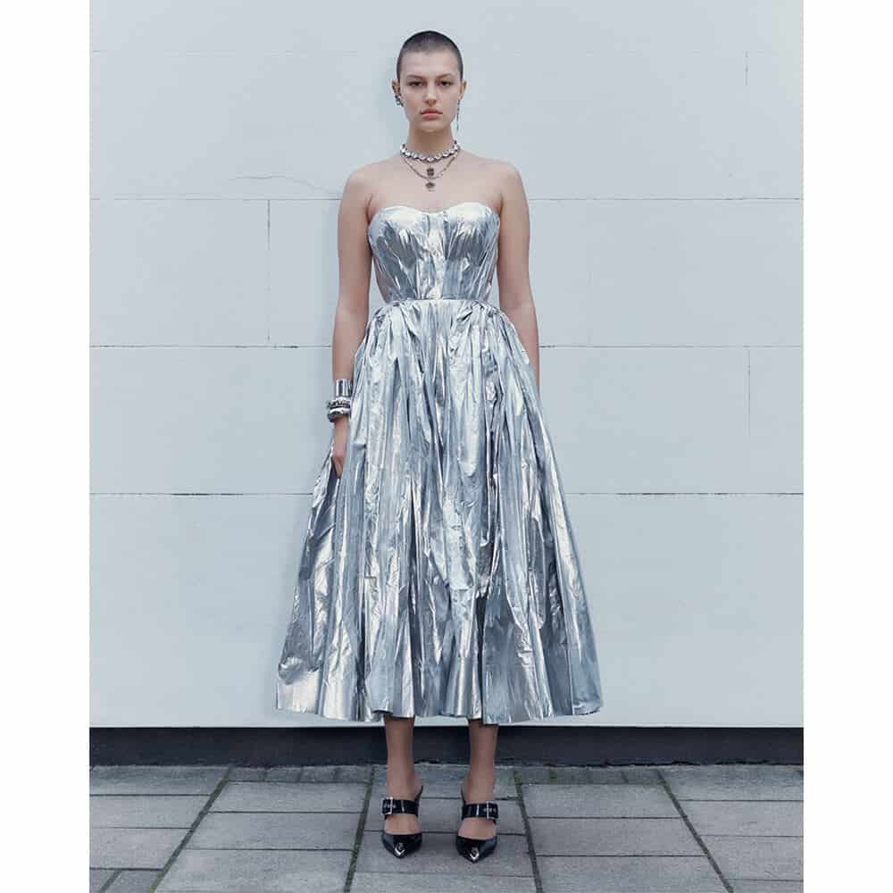 Alexander McQueen: Pre-Fall 2022 - 10 Magazine